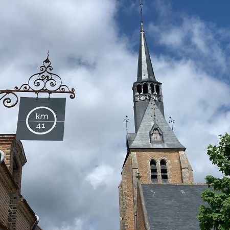 Km 41 Hotel Chaumont-sur-Tharonne Buitenkant foto
