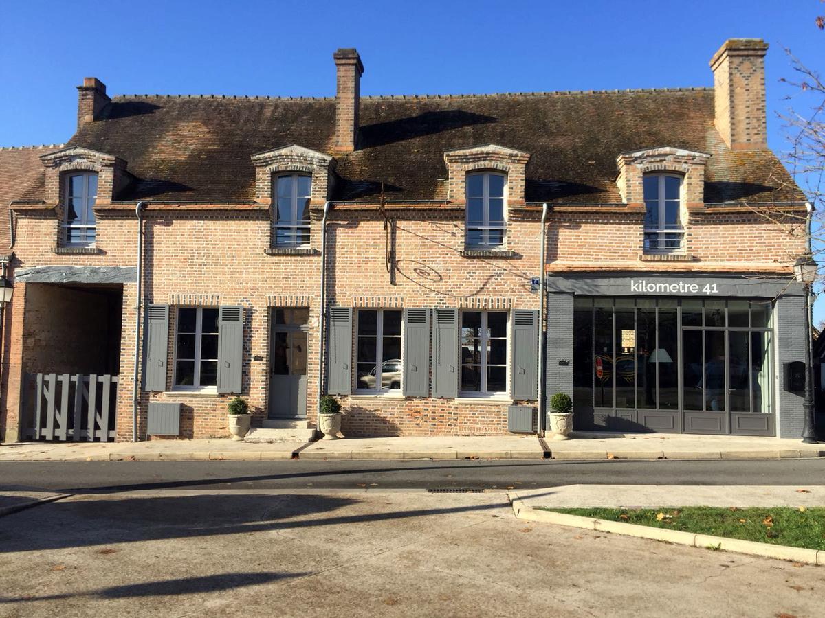 Km 41 Hotel Chaumont-sur-Tharonne Buitenkant foto